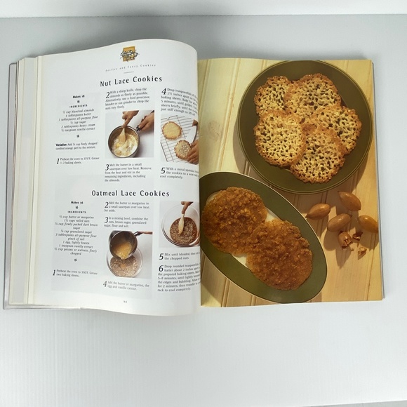 Great Big Cookie Book 200 Recipes for Baked Goods Softcover by Hilaire Walden - Picture 14 of 15